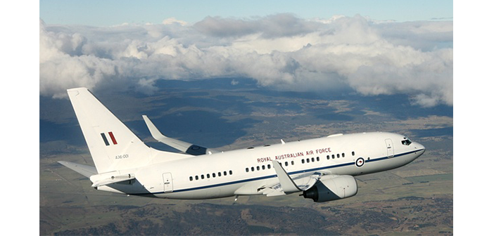 រូបភាពយន្តហោះ Boeing លេខ 737 BBJ របស់ RAAF ដឹកស្រ្តីភៀសខ្លូនជនជាតិសុម៉ាលីត្រលប់ទៅណាអ៊ូរួវិញ