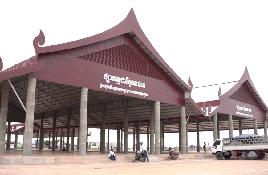 ពលរដ្ឋរុនតាឯក បន្តមកក្រុងសៀមរាបរកចំណូល ខណៈទន្ទឹមចាំឱ្យរដ្ឋបើកផ្សារនៅក្រុងថ្មីឆាប់ៗ